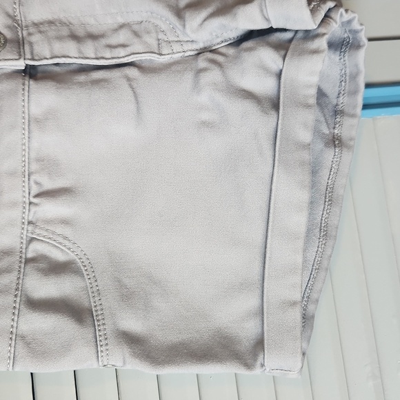 Refuge High Waisted Light Grey Denim Shorts - Picture 5 of 13